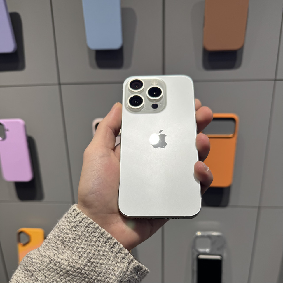 Смартфон Apple iPhone 15 Pro 256GB Белый титан (White Titanium) (Б/У)