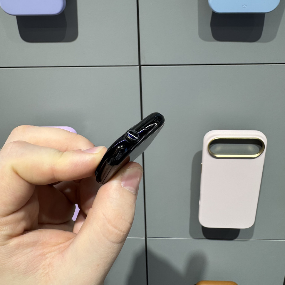 Умные часы Apple Watch Series 10 46mm Jet Black Aluminum Case with Black Sport Band (M/L) (Б/У)