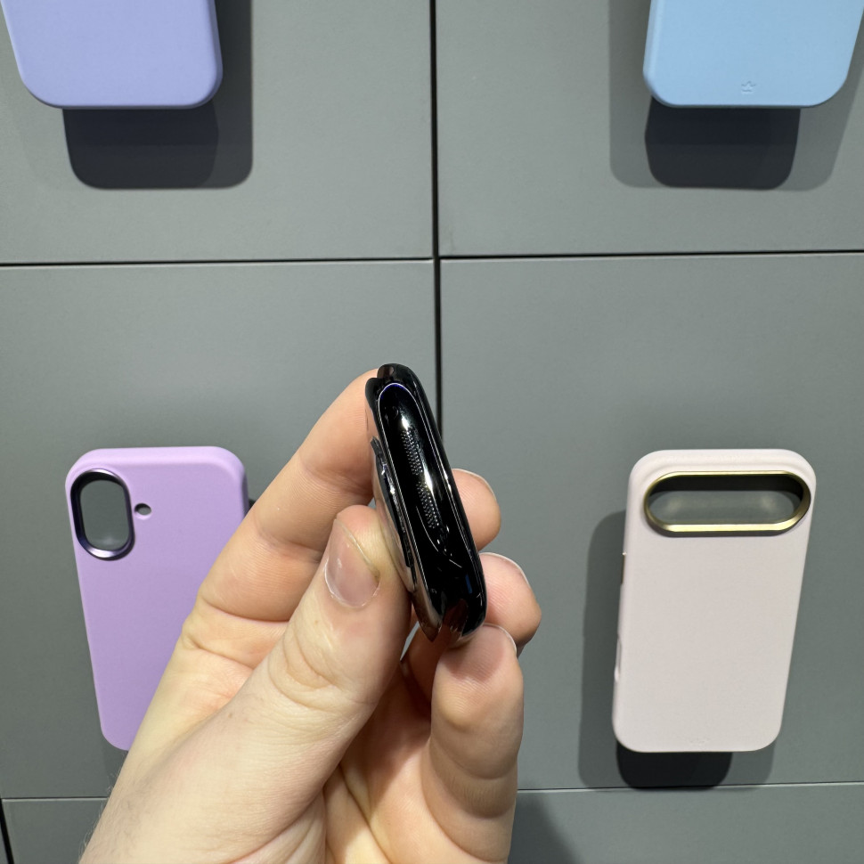 Умные часы Apple Watch Series 10 46mm Jet Black Aluminum Case with Black Sport Band (M/L) (Б/У)