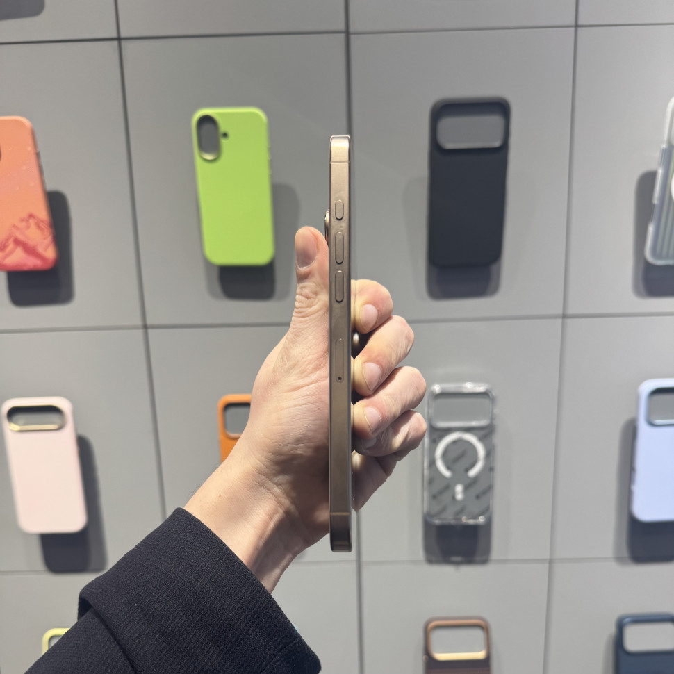 Смартфон Apple iPhone 16 Pro Max 256GB Пустынный титан (Desert Titanium) (Б/У)