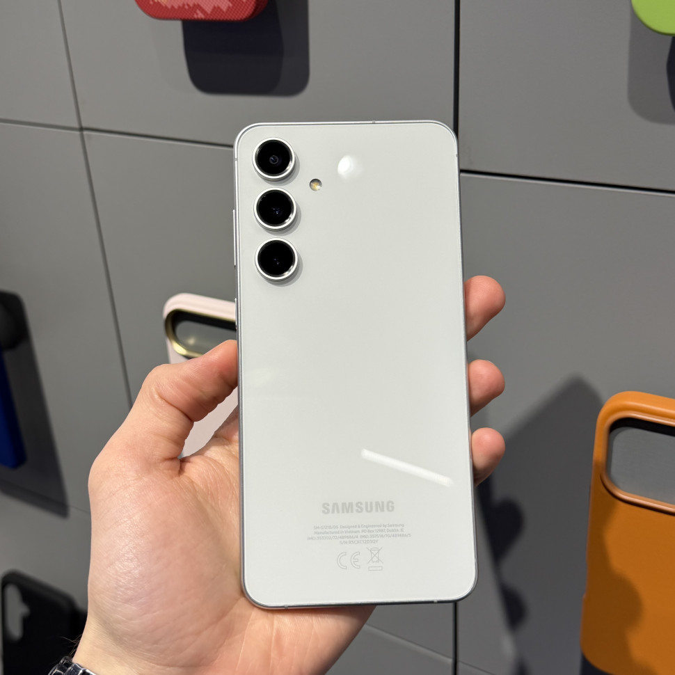 Смартфон Samsung Galaxy S24 FE 8/256GB Gray (Б/У)