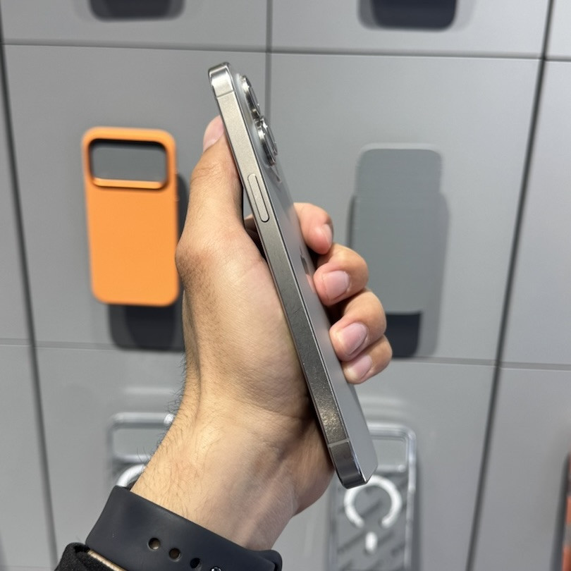 Смартфон Apple iPhone 15 Pro Max 256GB Натуральный титан (Natural Titanium) (Б/У)