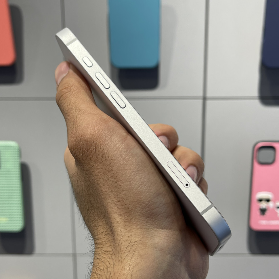 Смартфон Apple iPhone 16e 128GB Белый (White) (Б/У)