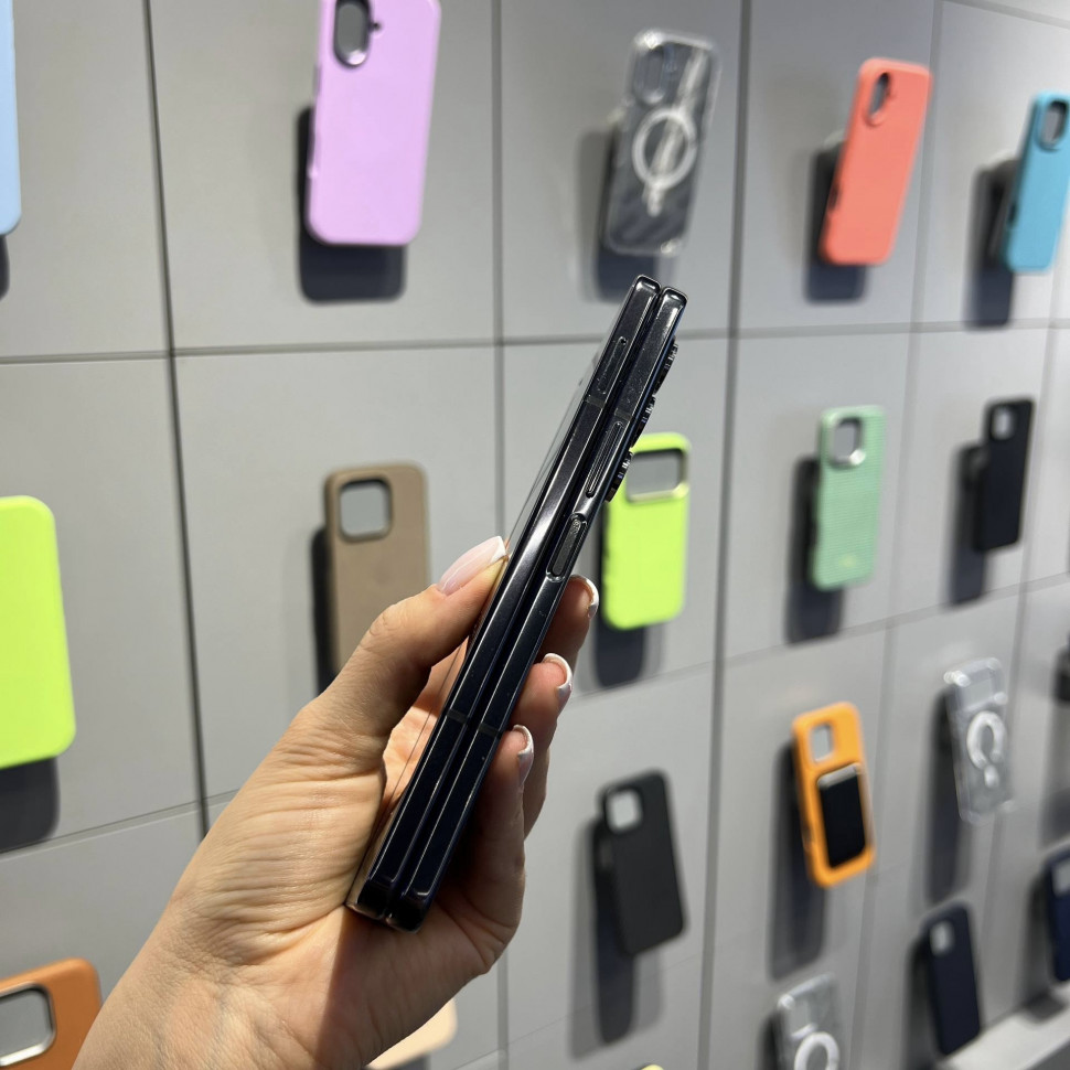 Смартфон Samsung Galaxy Z Fold 5 12/256GB Графит (Б/У)