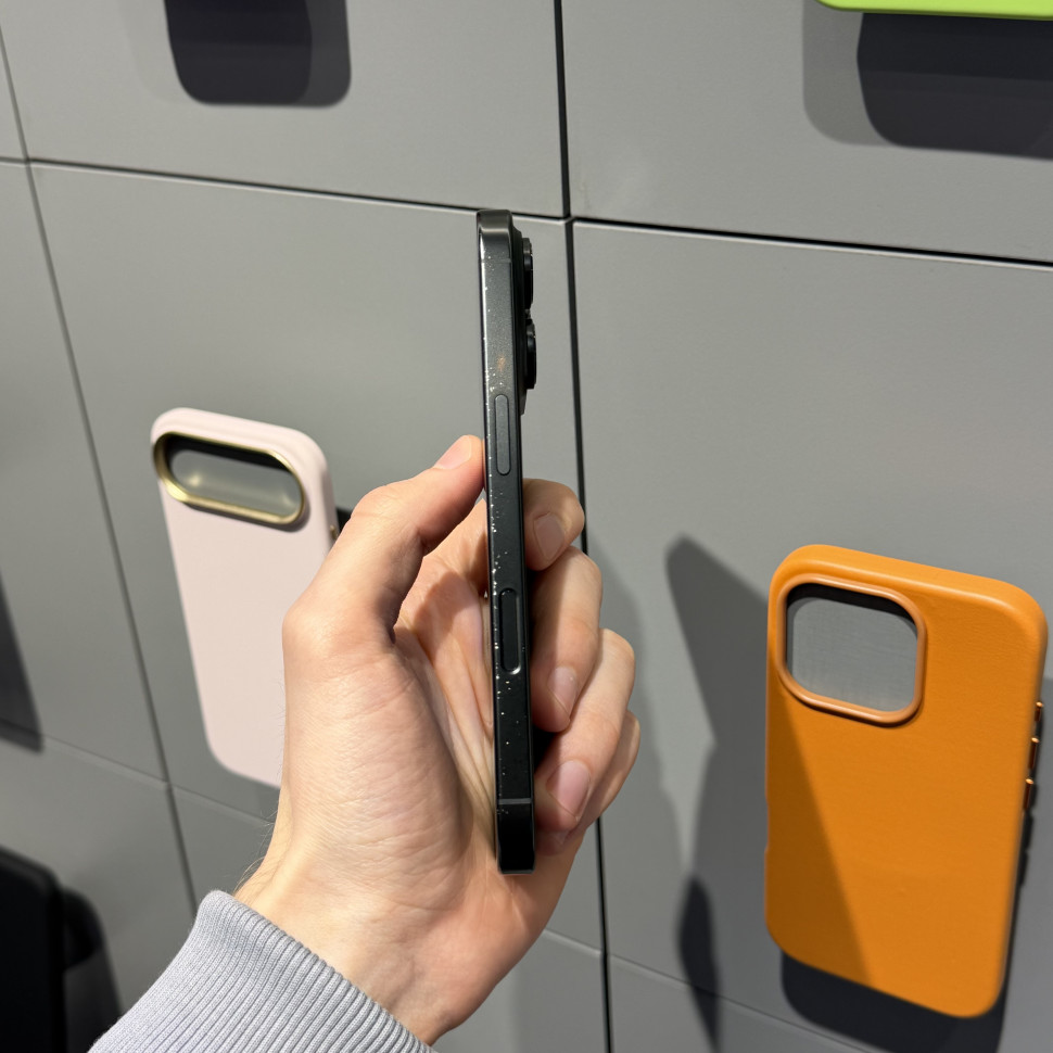 Смартфон Apple iPhone 16 Pro 256GB Черный (Black Titanium) (Б/У)